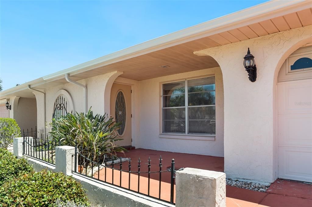 For Sale: $245,000 (2 beds, 2 baths, 1756 Square Feet)