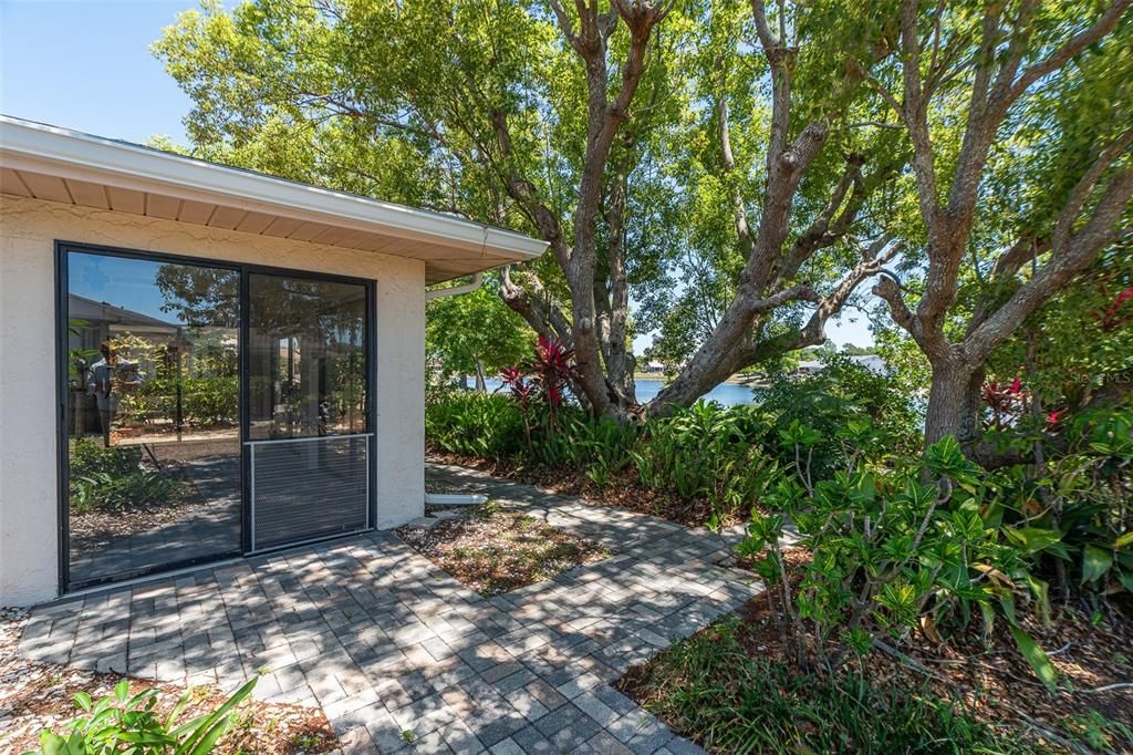 For Sale: $245,000 (2 beds, 2 baths, 1756 Square Feet)