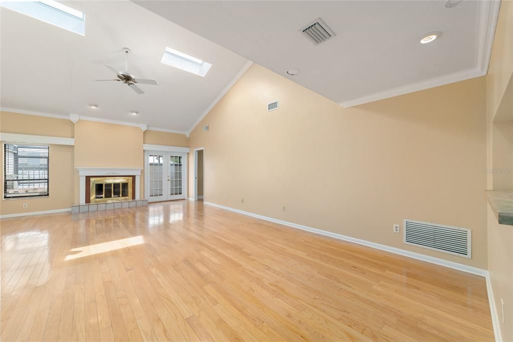 For Sale: $265,000 (3 beds, 2 baths, 1778 Square Feet)