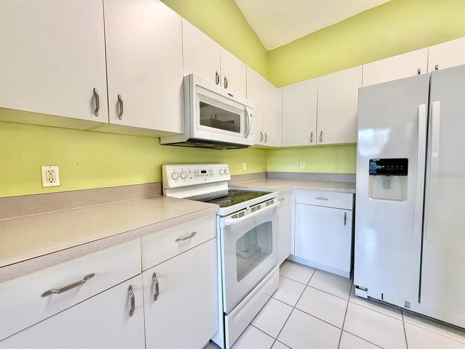 For Rent: $2,000 (3 beds, 2 baths, 1040 Square Feet)