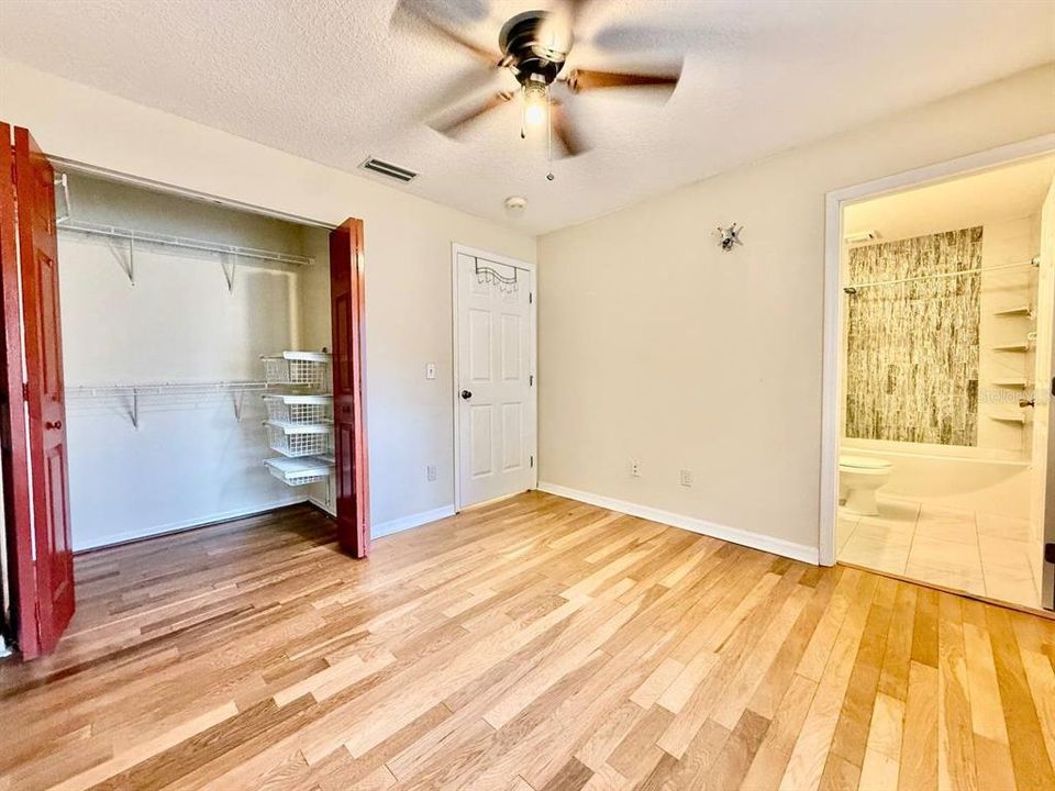 For Rent: $2,000 (3 beds, 2 baths, 1040 Square Feet)