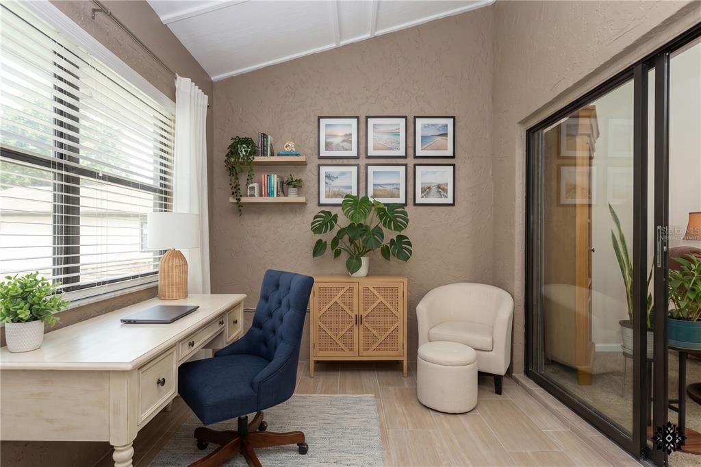 For Sale: $325,000 (2 beds, 2 baths, 1296 Square Feet)