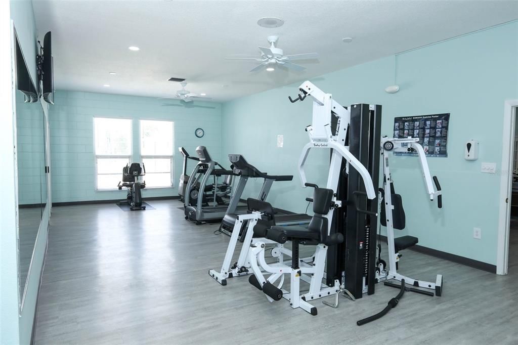 For Sale: $325,000 (2 beds, 2 baths, 1296 Square Feet)
