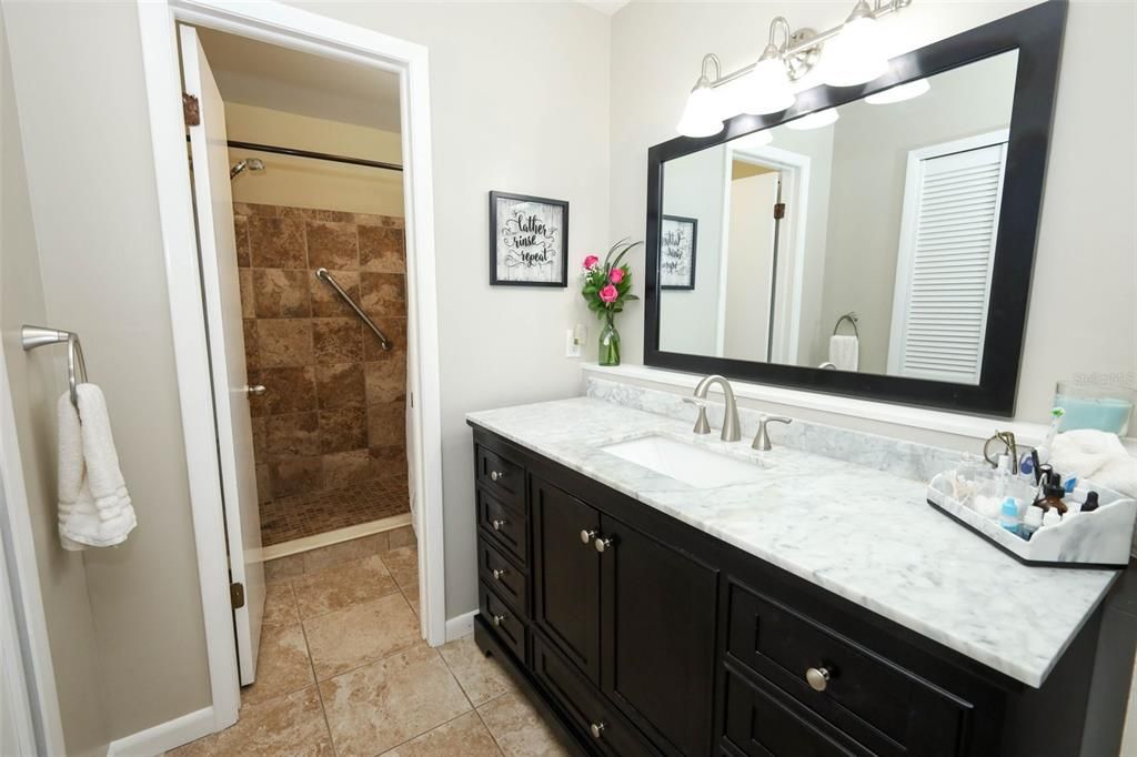 For Sale: $325,000 (2 beds, 2 baths, 1296 Square Feet)