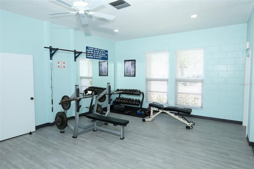 For Sale: $325,000 (2 beds, 2 baths, 1296 Square Feet)