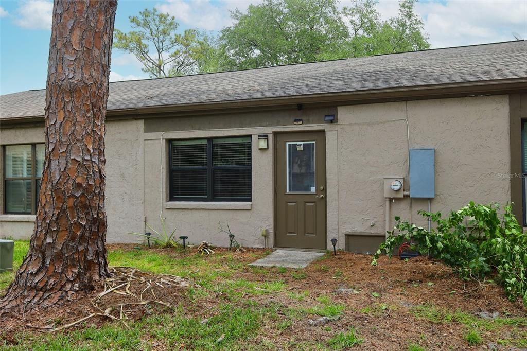 For Sale: $325,000 (2 beds, 2 baths, 1296 Square Feet)