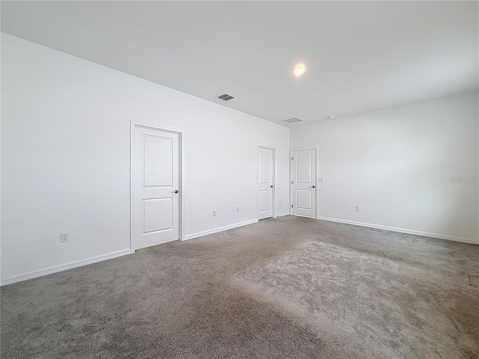 En Venta: $398,000 (4 camas, 3 baños, 2209 Pies cuadrados)