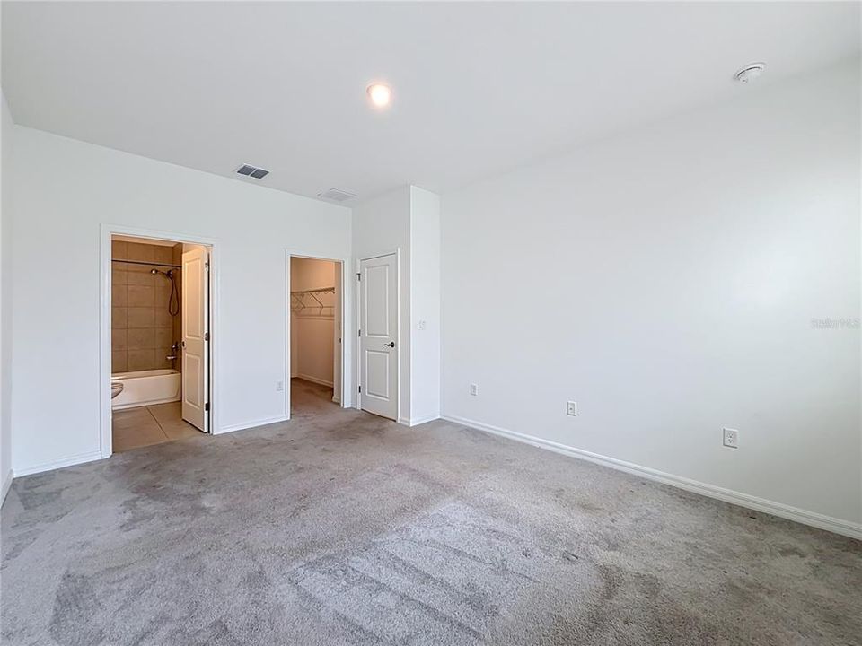 En Venta: $398,000 (4 camas, 3 baños, 2209 Pies cuadrados)