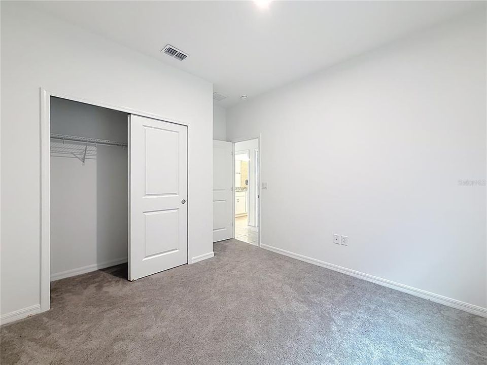 En Venta: $398,000 (4 camas, 3 baños, 2209 Pies cuadrados)