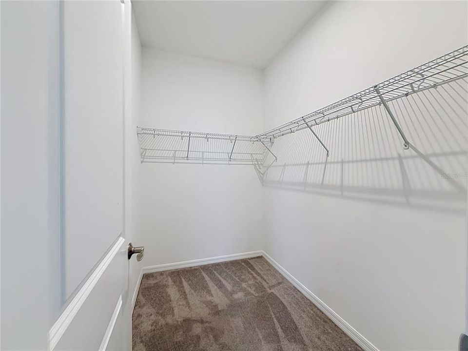 En Venta: $398,000 (4 camas, 3 baños, 2209 Pies cuadrados)