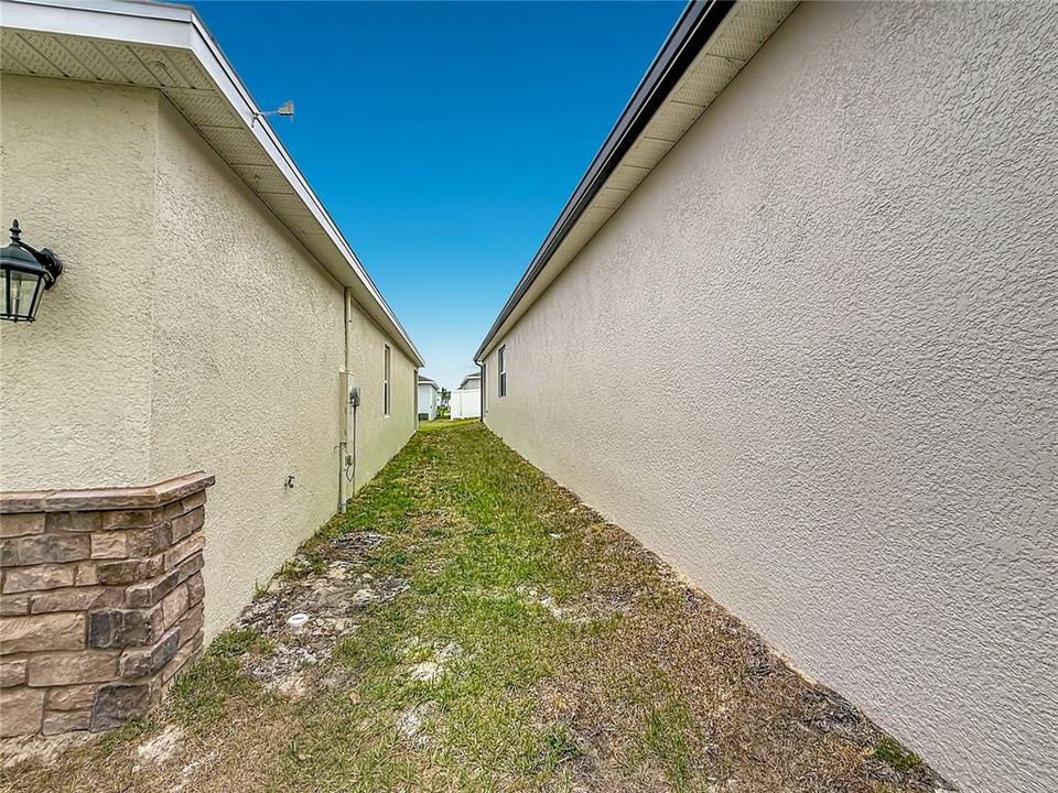 En Venta: $398,000 (4 camas, 3 baños, 2209 Pies cuadrados)