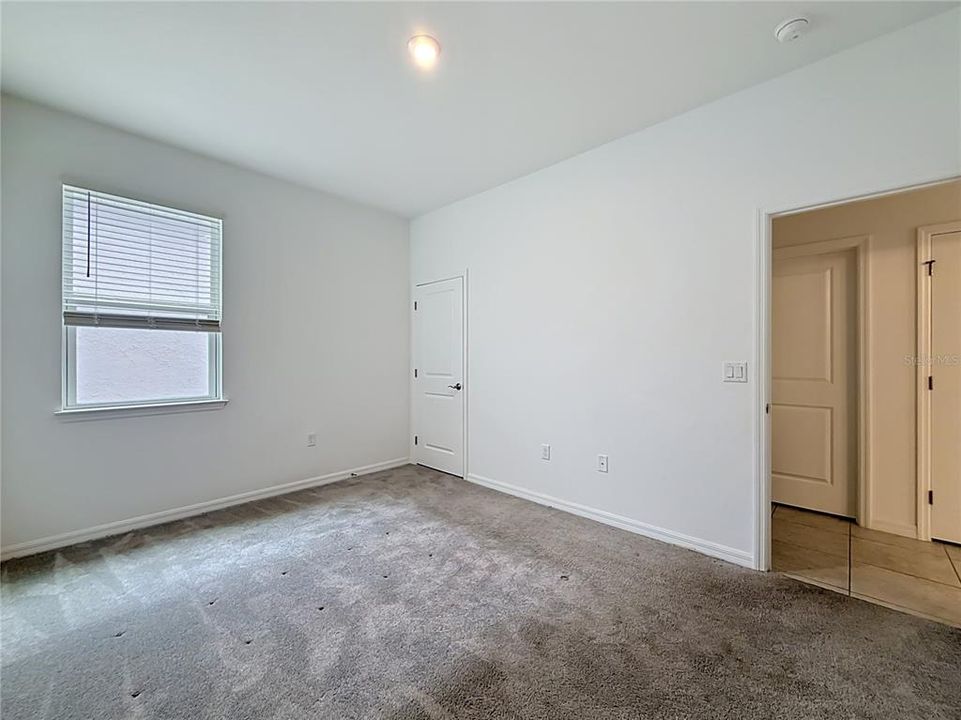En Venta: $398,000 (4 camas, 3 baños, 2209 Pies cuadrados)