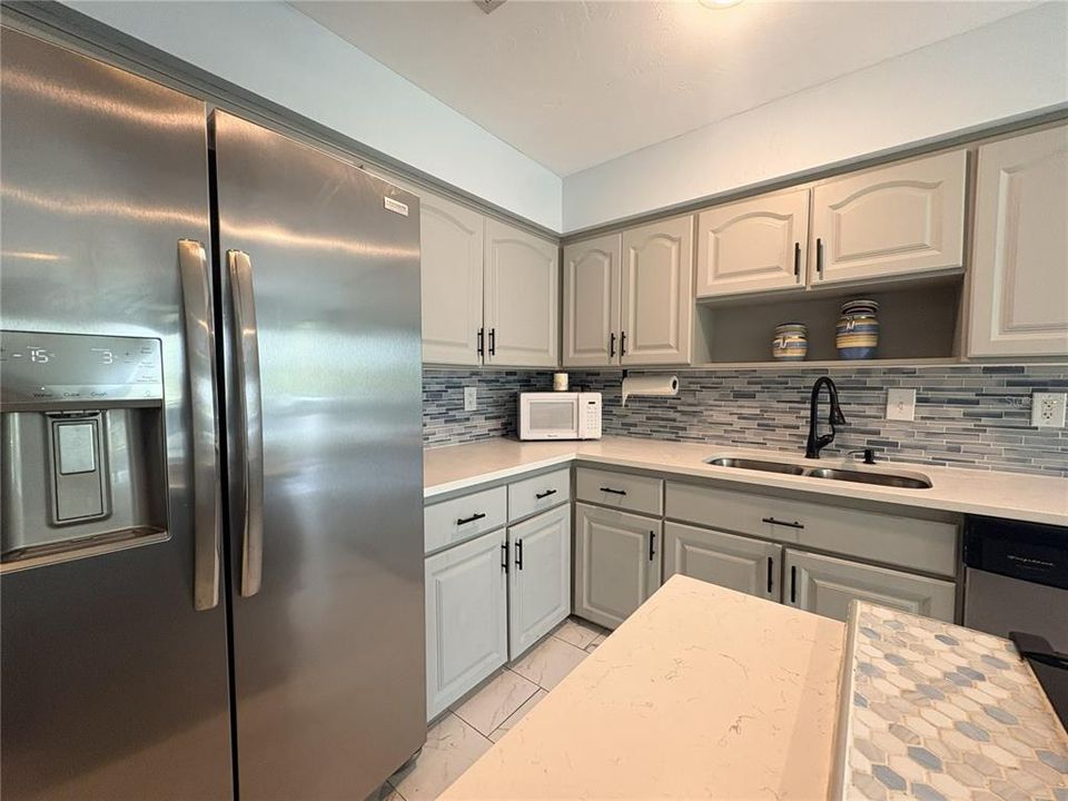 На продажу: $266,900 (3 спален, 2 ванн, 1610 Квадратных фут)