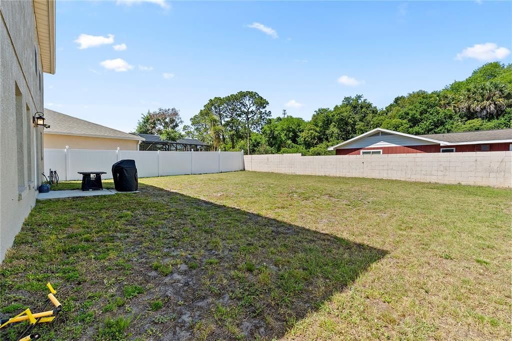 Activo con contrato: $449,999 (4 camas, 2 baños, 2476 Pies cuadrados)