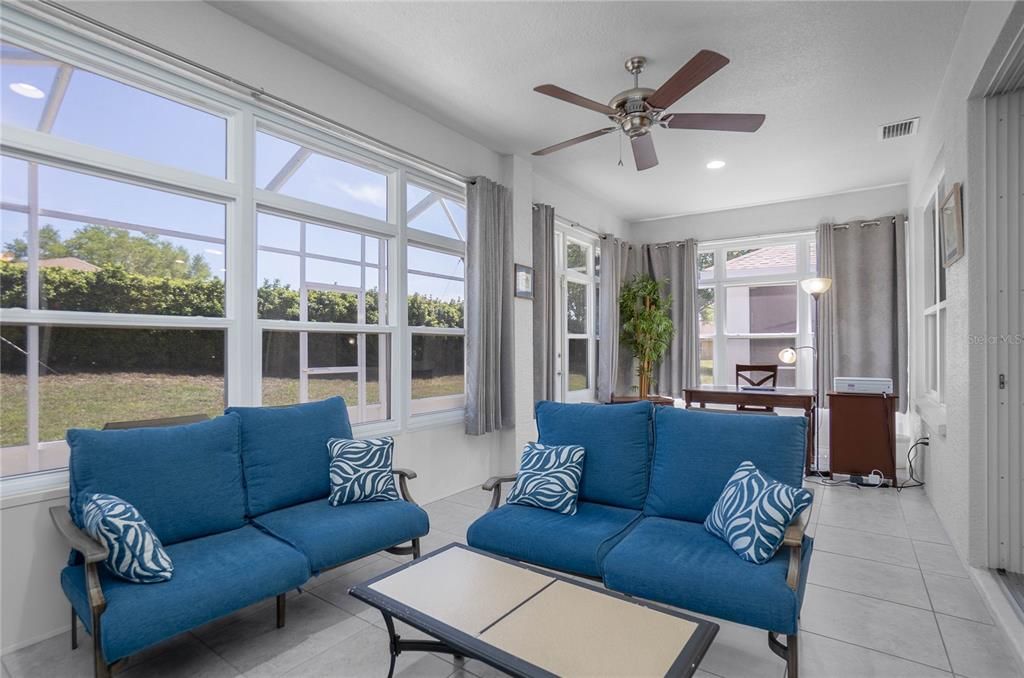 For Sale: $325,000 (3 beds, 2 baths, 1952 Square Feet)
