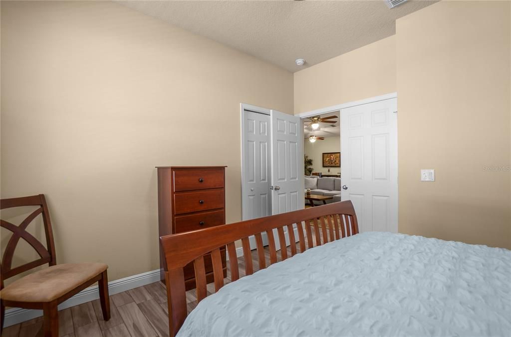 For Sale: $325,000 (3 beds, 2 baths, 1952 Square Feet)