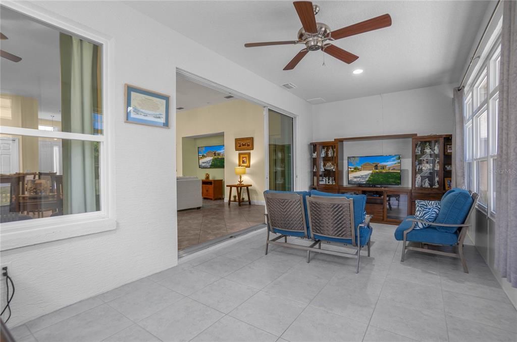 For Sale: $325,000 (3 beds, 2 baths, 1952 Square Feet)