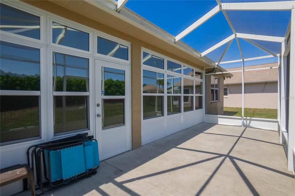 For Sale: $325,000 (3 beds, 2 baths, 1952 Square Feet)
