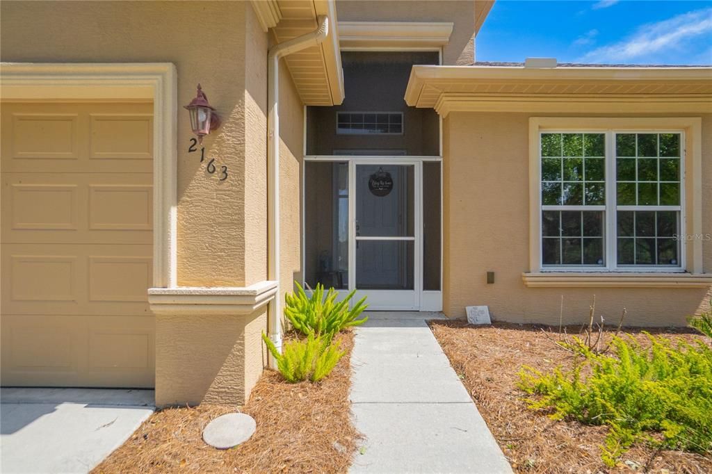 For Sale: $325,000 (3 beds, 2 baths, 1952 Square Feet)