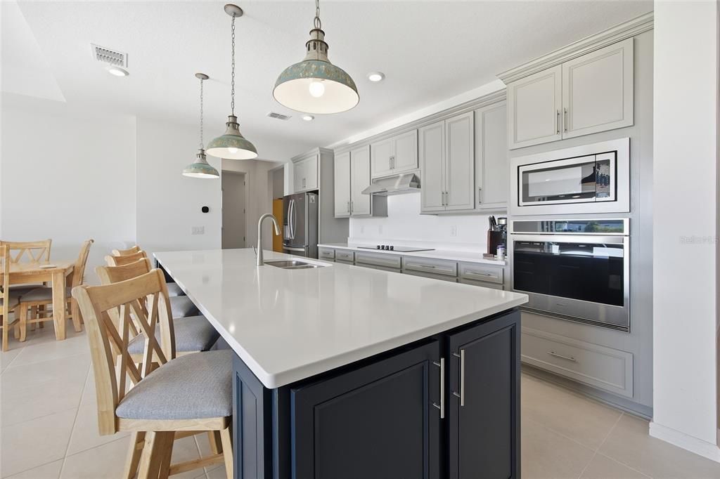 En Venta: $475,000 (2 camas, 2 baños, 2261 Pies cuadrados)