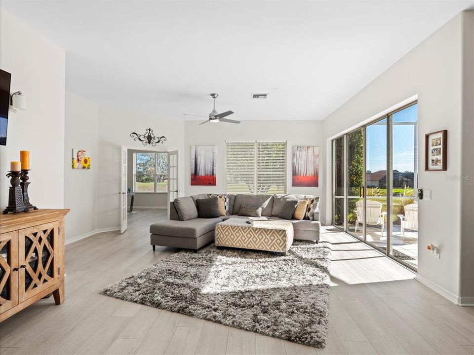 En Venta: $450,000 (3 camas, 2 baños, 2418 Pies cuadrados)