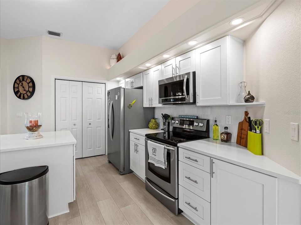 En Venta: $450,000 (3 camas, 2 baños, 2418 Pies cuadrados)