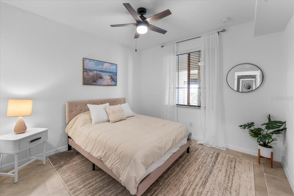 En Venta: $279,000 (2 camas, 2 baños, 1121 Pies cuadrados)
