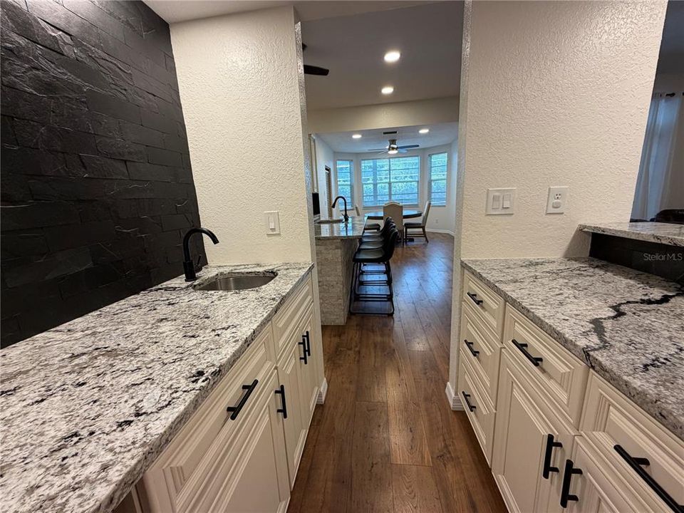 En Venta: $1,295,000 (5 camas, 5 baños, 4156 Pies cuadrados)