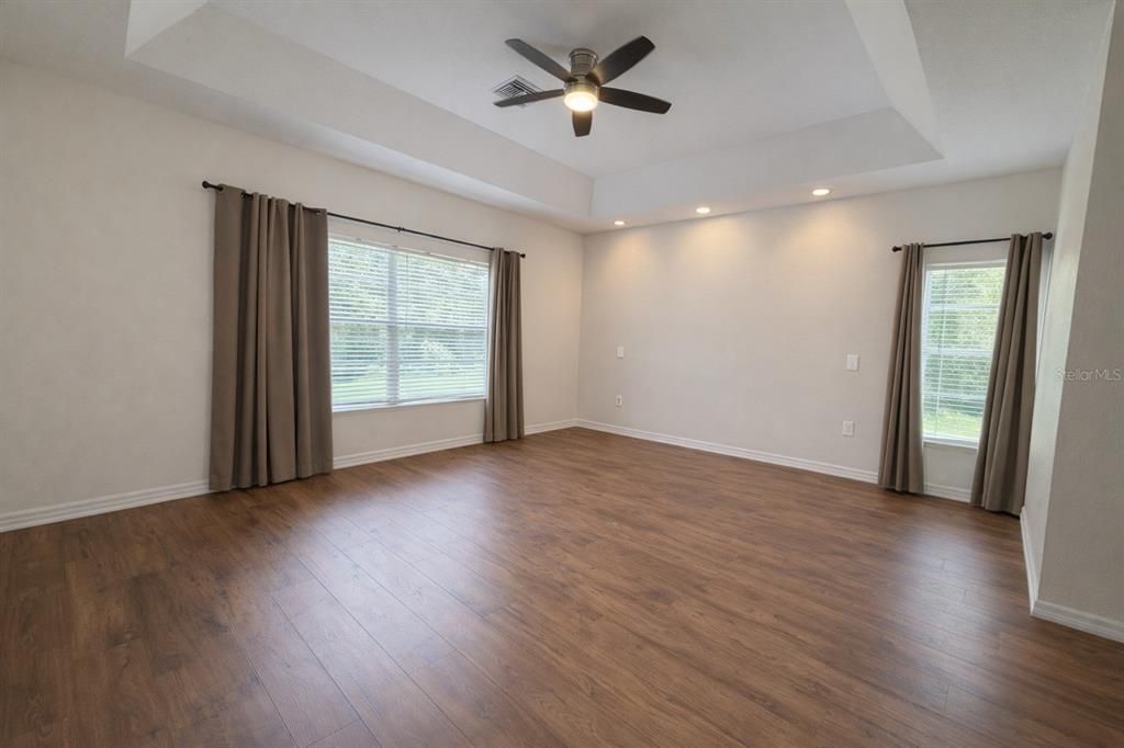 En Venta: $1,295,000 (5 camas, 5 baños, 4156 Pies cuadrados)