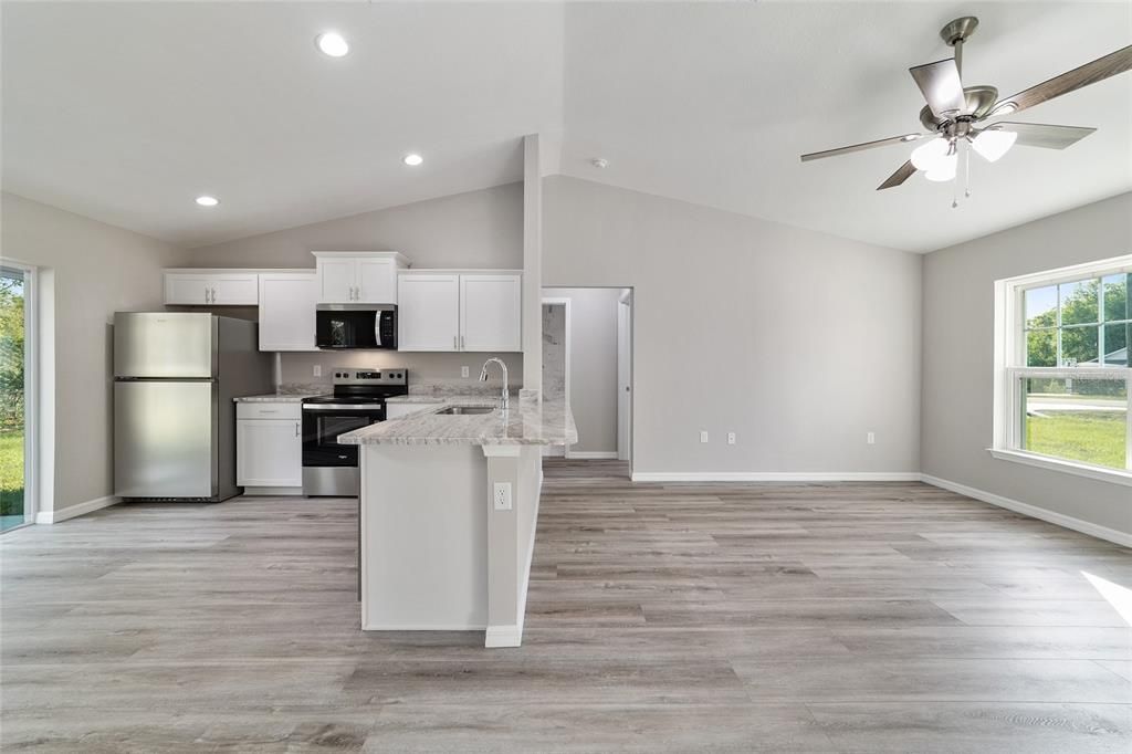 Activo con contrato: $239,000 (3 camas, 2 baños, 1083 Pies cuadrados)