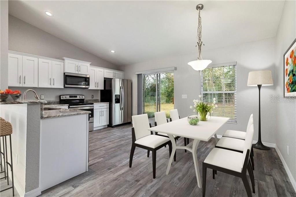 Activo con contrato: $239,000 (3 camas, 2 baños, 1083 Pies cuadrados)