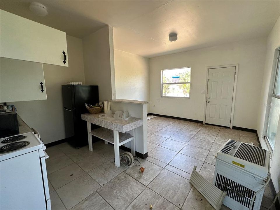 Activo con contrato: $350,000 (3 camas, 0 baños, 1476 Pies cuadrados)