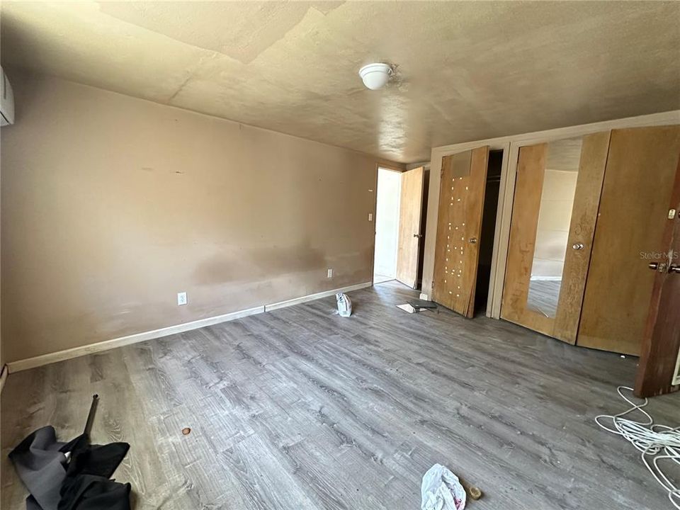 Activo con contrato: $350,000 (3 camas, 0 baños, 1476 Pies cuadrados)