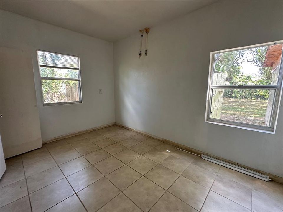 Activo con contrato: $350,000 (3 camas, 0 baños, 1476 Pies cuadrados)