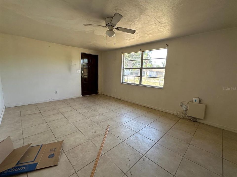 Activo con contrato: $350,000 (3 camas, 0 baños, 1476 Pies cuadrados)