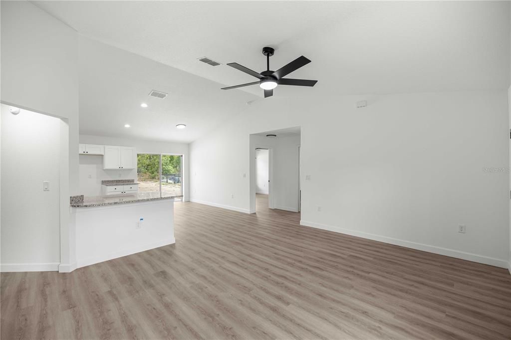En Venta: $244,900 (3 camas, 2 baños, 1317 Pies cuadrados)