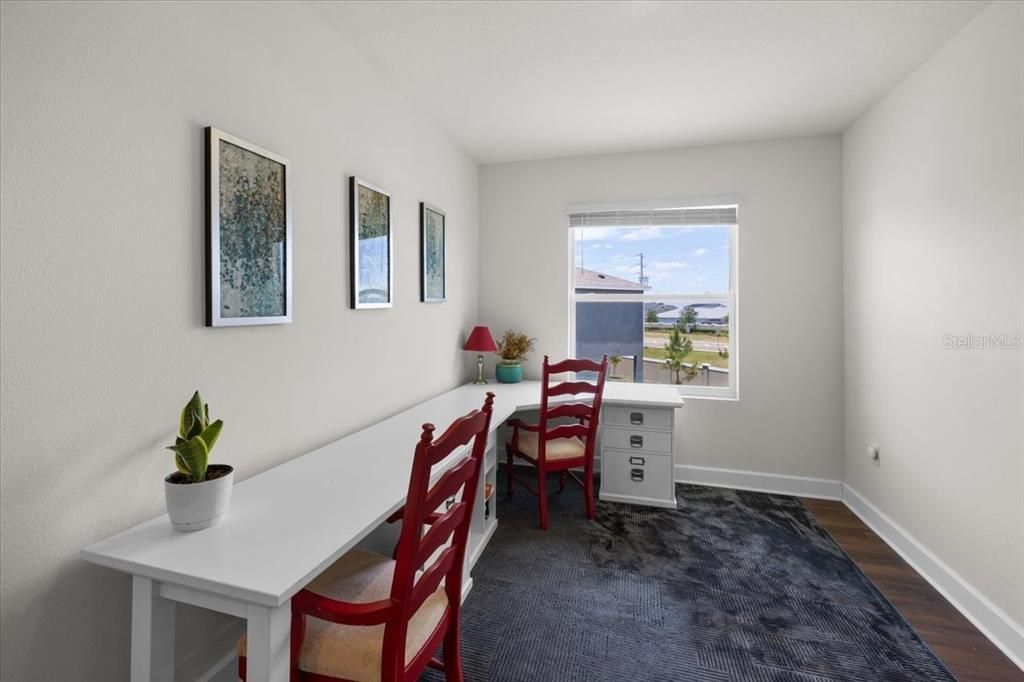 Activo con contrato: $275,000 (3 camas, 2 baños, 1758 Pies cuadrados)