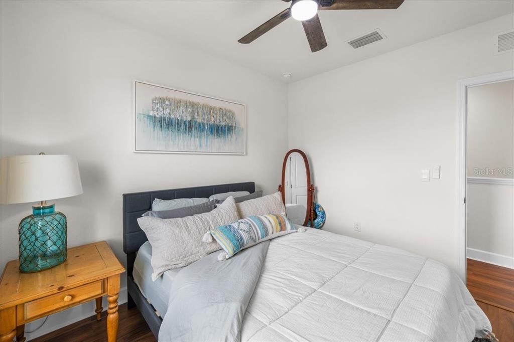 Activo con contrato: $275,000 (3 camas, 2 baños, 1758 Pies cuadrados)