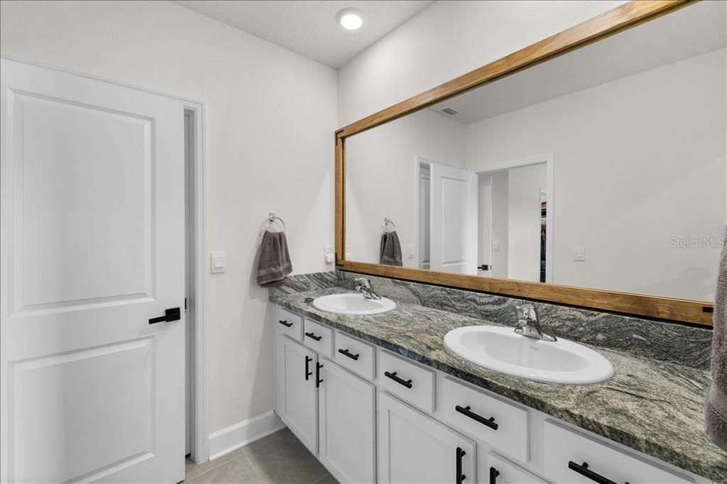 Activo con contrato: $275,000 (3 camas, 2 baños, 1758 Pies cuadrados)