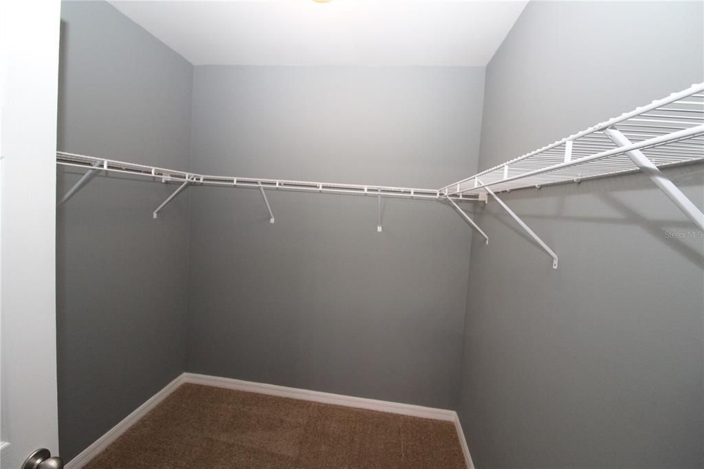 Activo con contrato: $325,000 (4 camas, 2 baños, 1812 Pies cuadrados)
