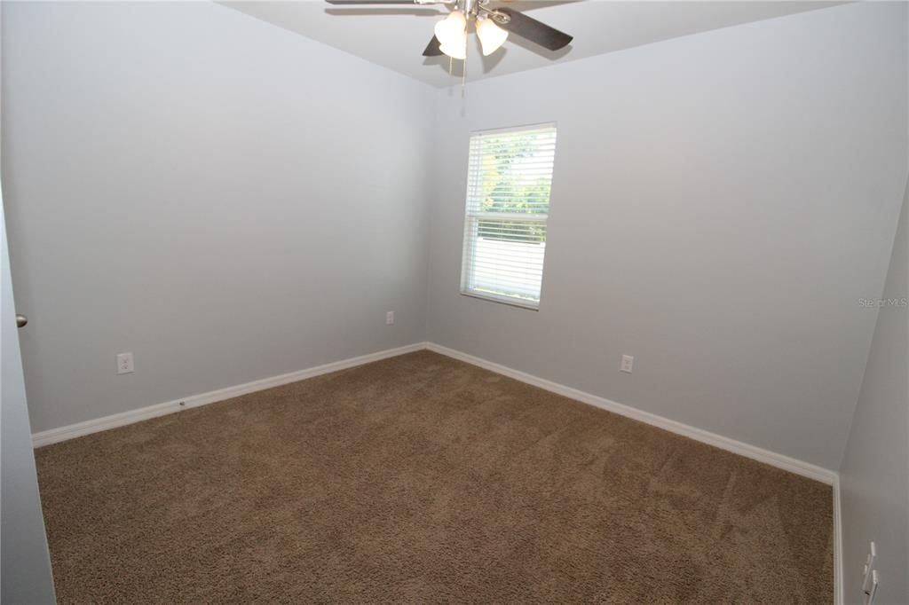 Activo con contrato: $325,000 (4 camas, 2 baños, 1812 Pies cuadrados)