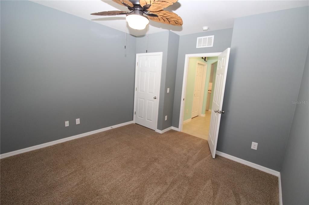 Activo con contrato: $325,000 (4 camas, 2 baños, 1812 Pies cuadrados)