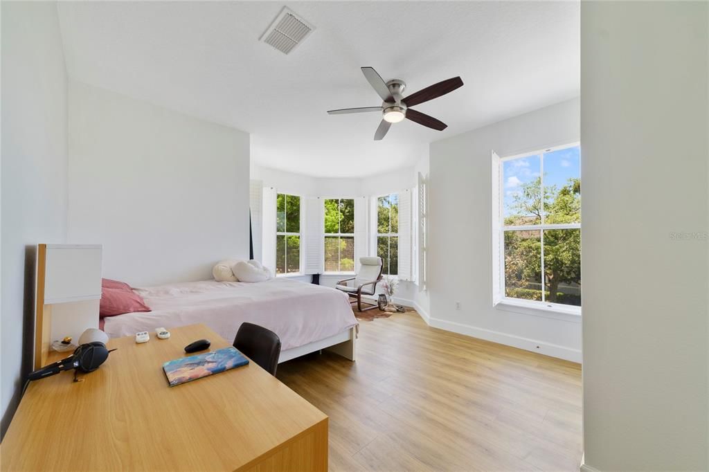 Activo con contrato: $1,899,000 (6 camas, 5 baños, 4026 Pies cuadrados)