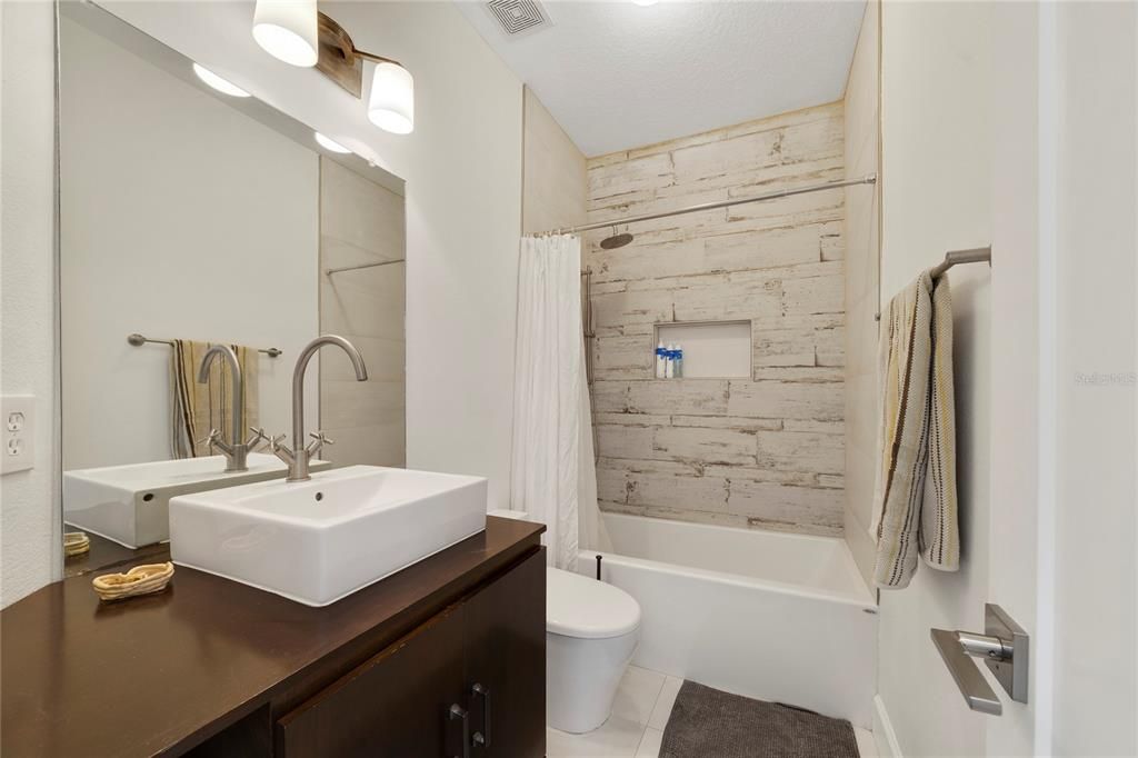 Activo con contrato: $1,899,000 (6 camas, 5 baños, 4026 Pies cuadrados)