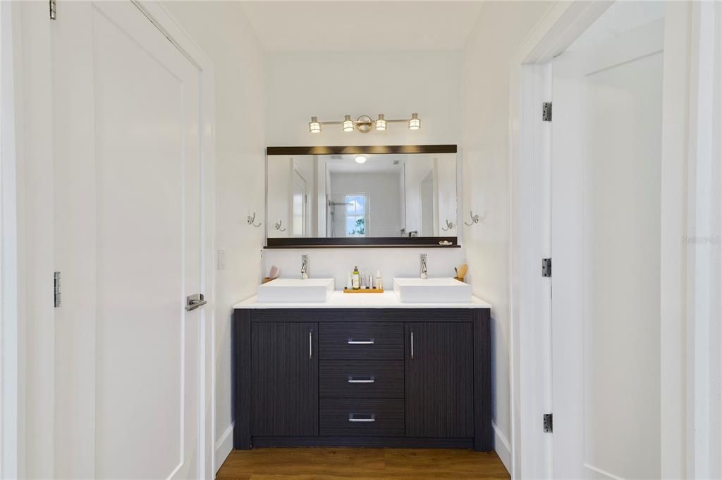 Activo con contrato: $1,899,000 (6 camas, 5 baños, 4026 Pies cuadrados)