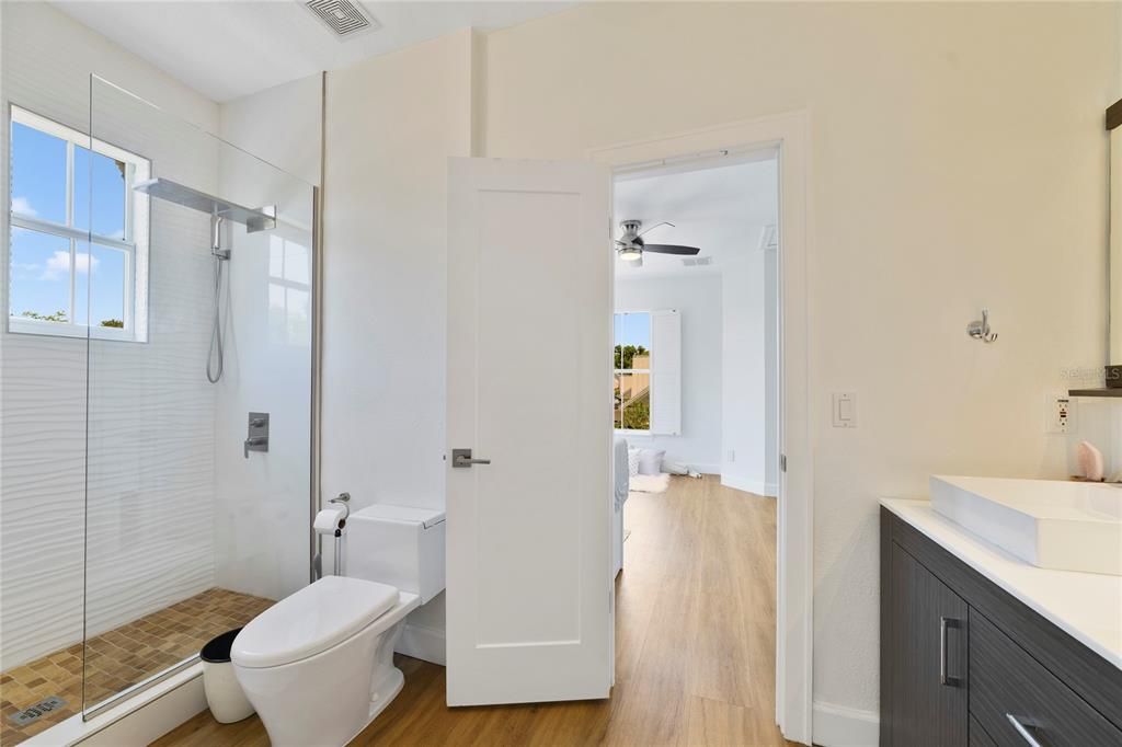 Activo con contrato: $1,899,000 (6 camas, 5 baños, 4026 Pies cuadrados)