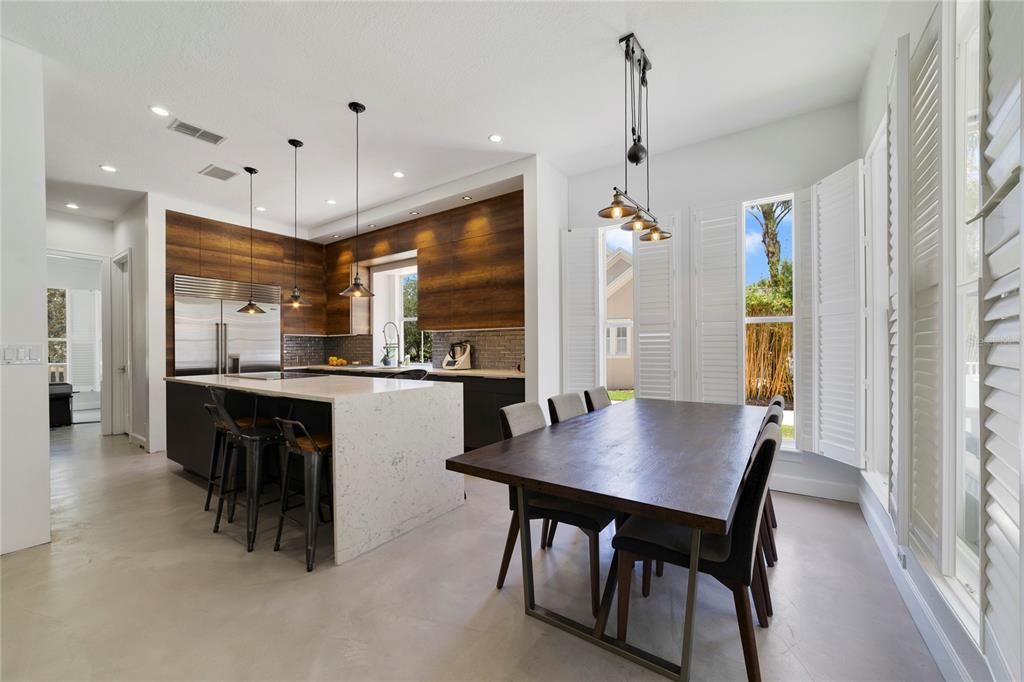Activo con contrato: $1,899,000 (6 camas, 5 baños, 4026 Pies cuadrados)
