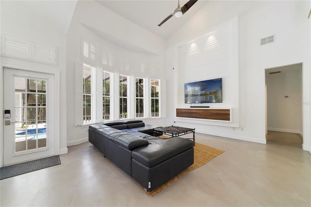 Activo con contrato: $1,899,000 (6 camas, 5 baños, 4026 Pies cuadrados)