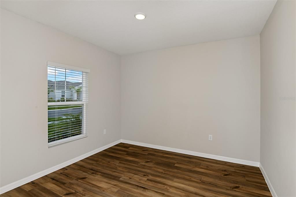 Active With Contract: $494,990 (5 beds, 3 baths, 3184 Square Feet)
