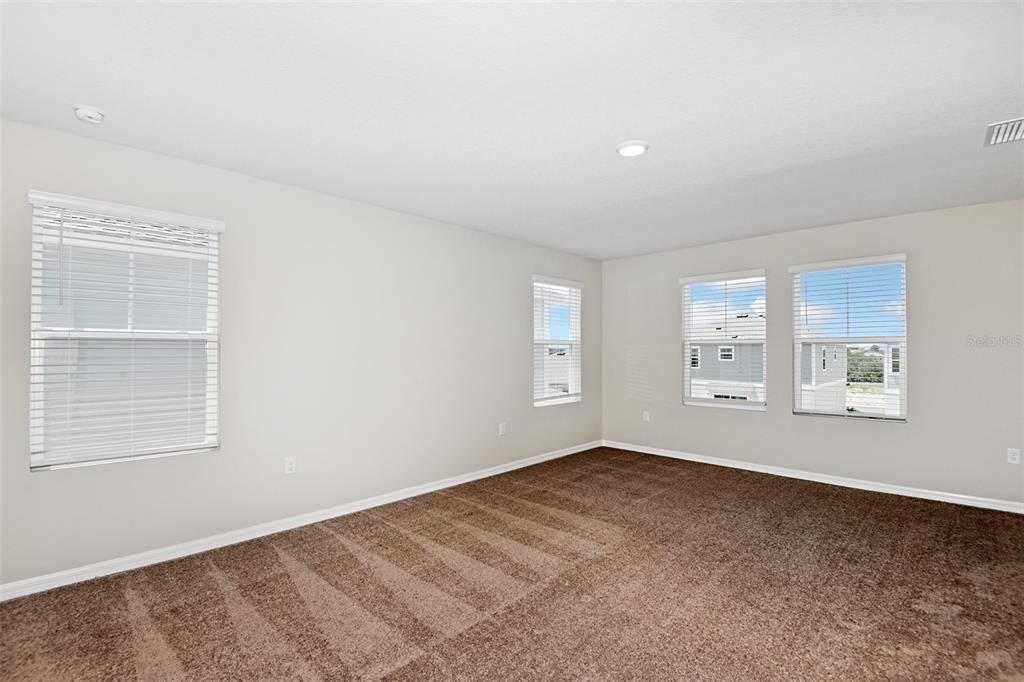 Active With Contract: $494,990 (5 beds, 3 baths, 3184 Square Feet)